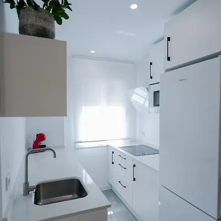 Lujoso Con Piscina Compartida 1